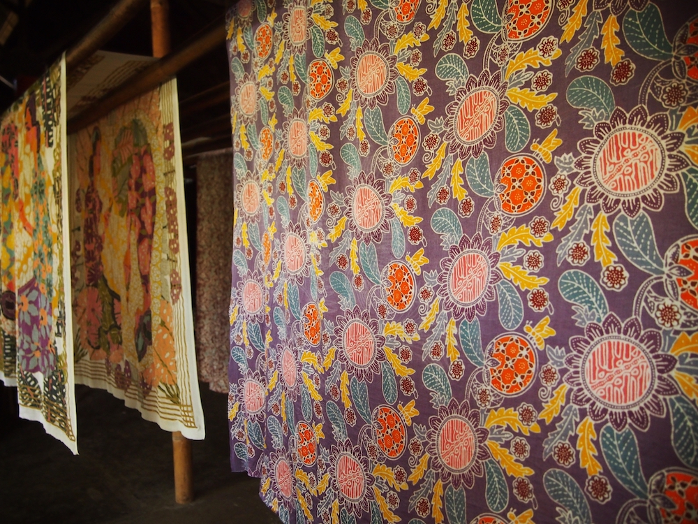 ジャワ更紗ー世界に認められたインドネシアの染織物 - kaji's antiques 